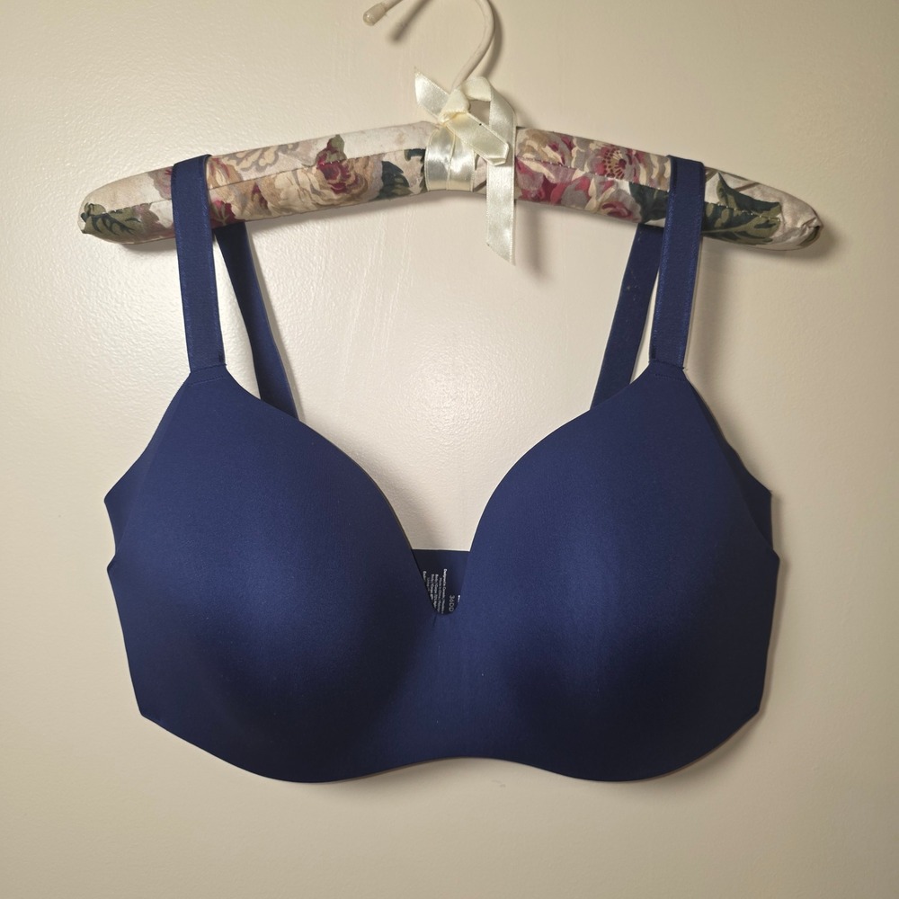 knix Seamless Navy Bra with Molded Cups
